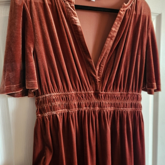 Artemis Velvet Maxi Dress - Picture 2 of 4